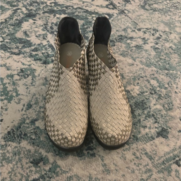 BM BERNIE MEV. Women's Chesca Basket Weave Closed Toe Pumps size 39 /8.5 - Picture 2 of 6